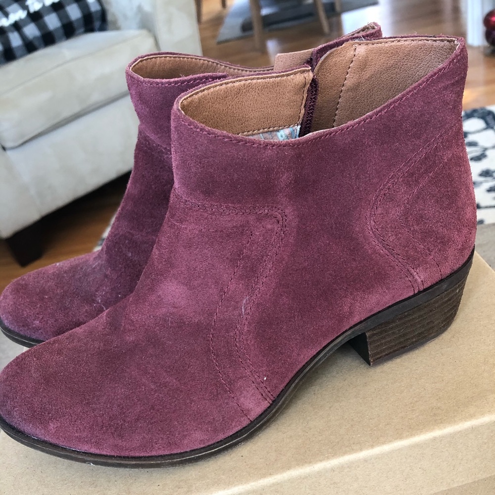 Lucky Brand Suede ankle boots